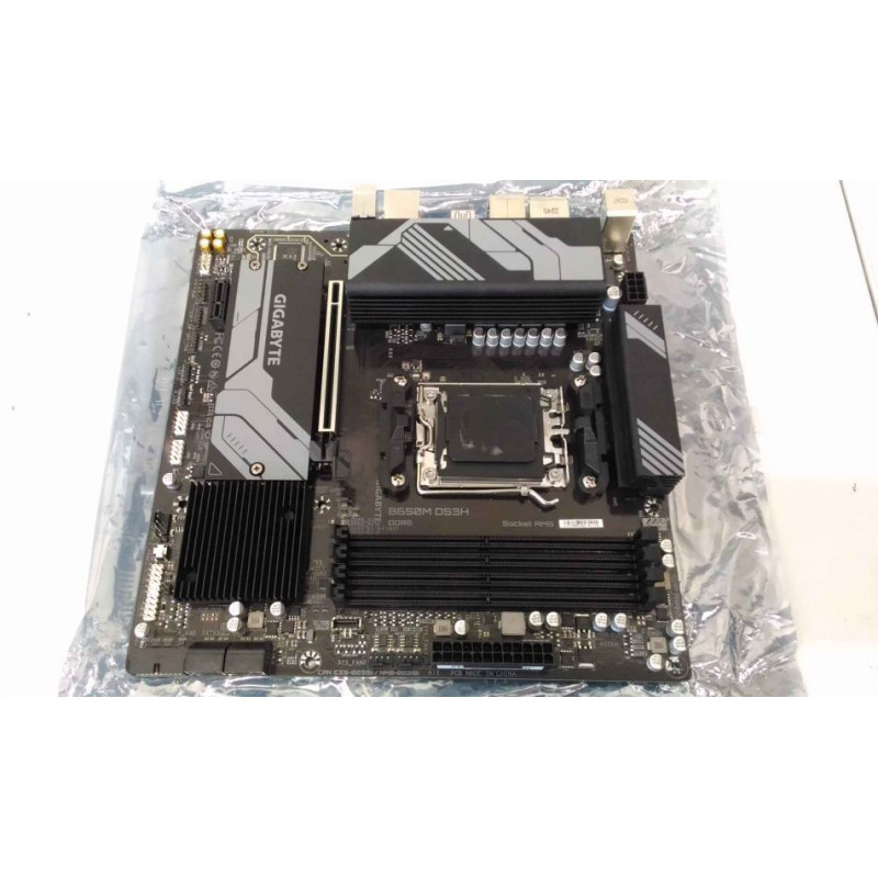 Gigabyte Pamatplate Intel procesorsiem Gigabyte  SALE OUT.  B650M DS3H 1.0 M/B | B650M DS3H 1.0 M/B | Processor family AMD | Processor socket AM5 | DDR5 DIMM | Memory slots 4 | Supported hard disk drive interfaces 	SATA, M.2 | Number of SATA connectors 4 